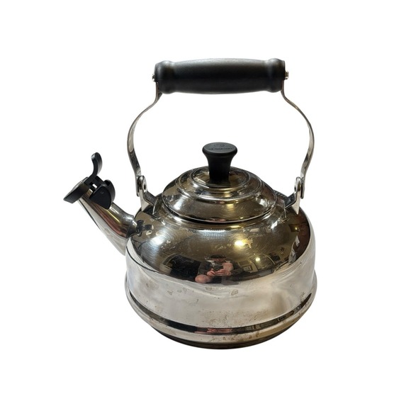 Le Creuset 1.7 Quart 1.6 Liter Stainless Steel Whistling Tea Kettle Pot Thailand - Picture 2 of 8